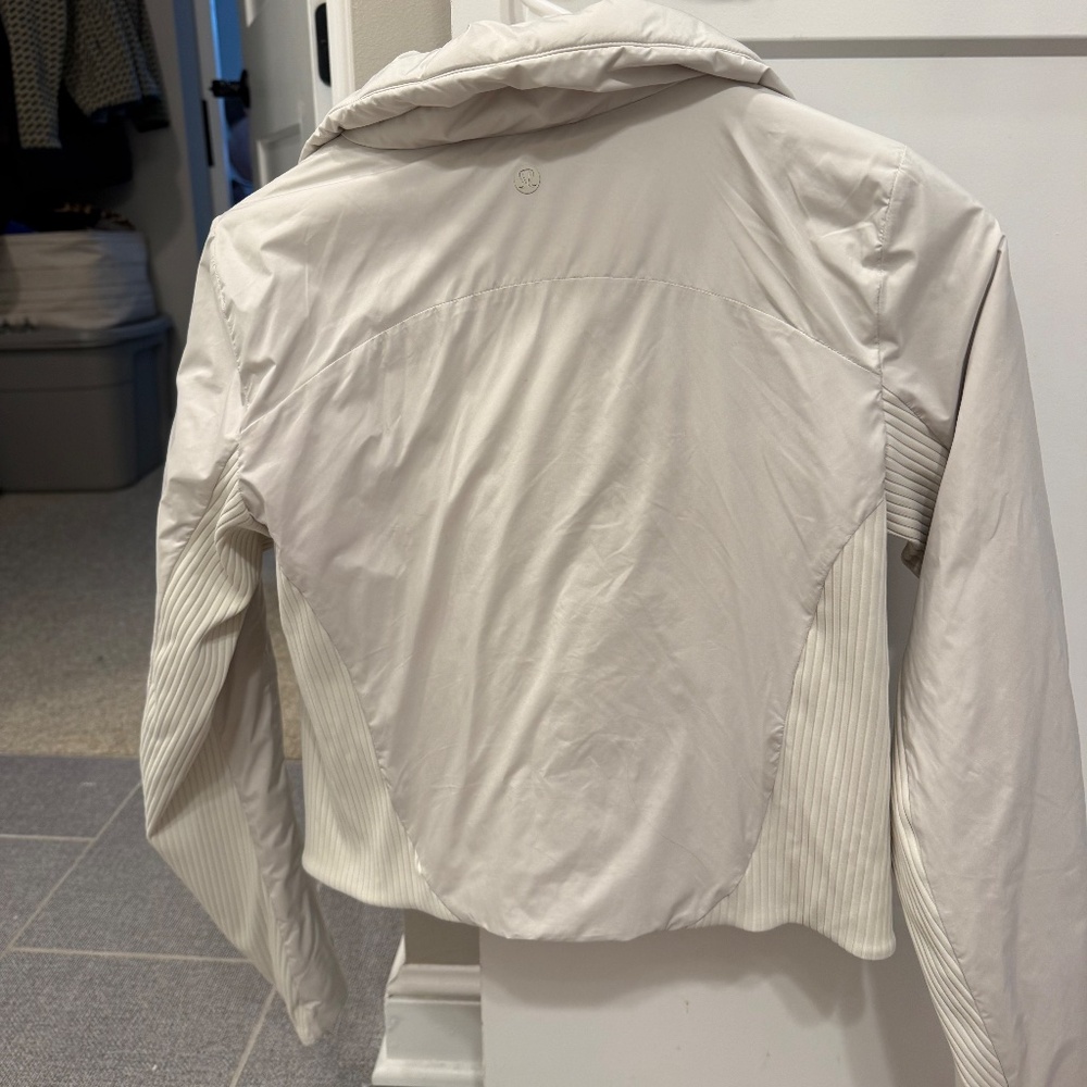 Lululemon puffer cropped - Picture 3 of 3